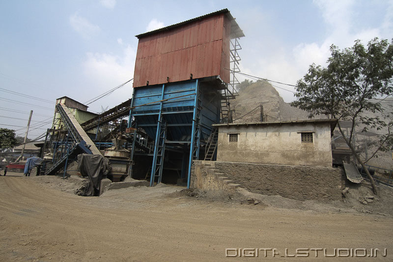 stone crushing machines in Turbhe