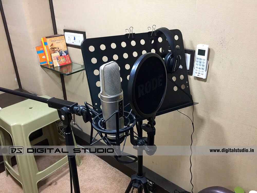 Mic and recording setup in a studio